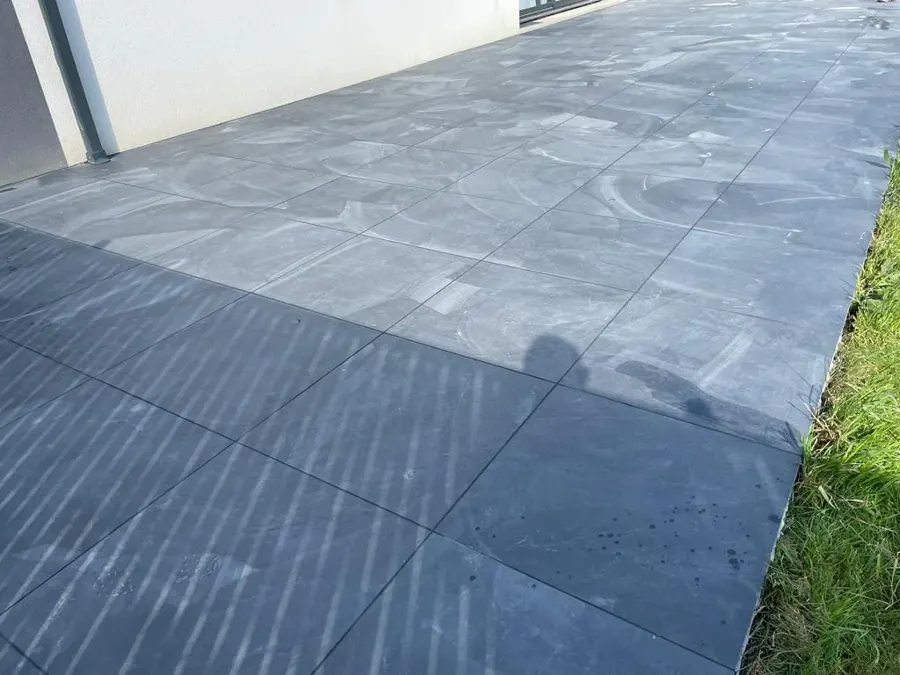 Terrasse — dalles grand format — réalisation Fornillo